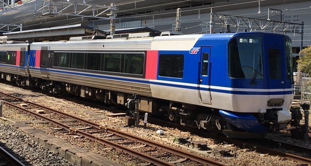 湖西線、絶滅危惧車両117系、みどりの電車を追いかける、、: OTSUKYONのスローライフ♪と鉄道日記☆彡